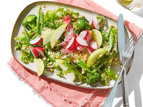 Groene groente- couscoussalade met broccoli
